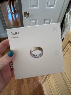 Oura Ring 4 - Size 10 - Gold